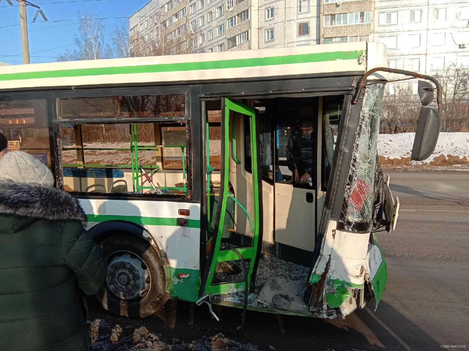В Канищеве автобус маршрута N17 попал в ДТП