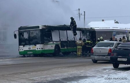 В Семчине на окраине Рязани загорелся рейсовый автобус