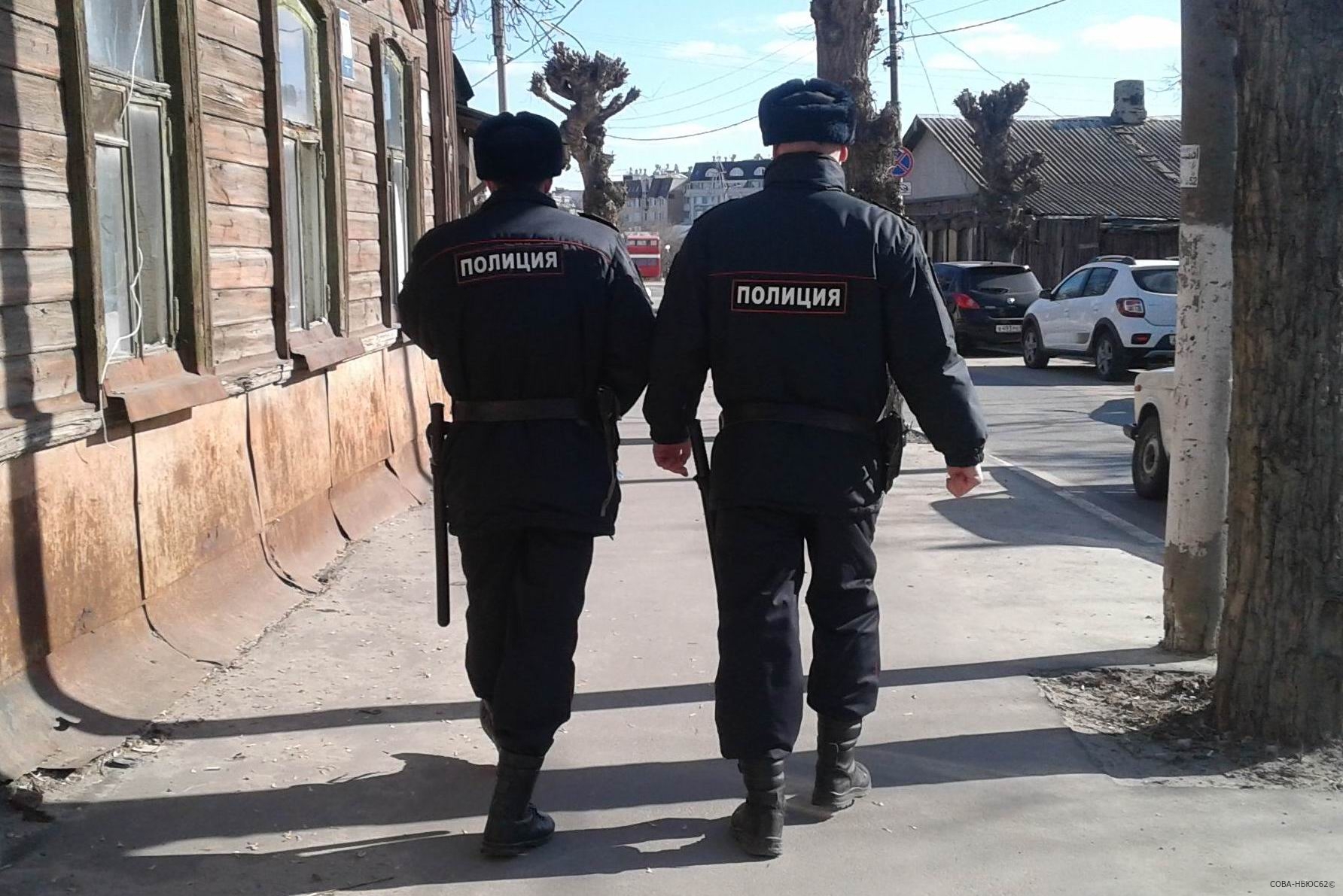 Полицейские патрули по всей Рязани проверяли у прохожих документы