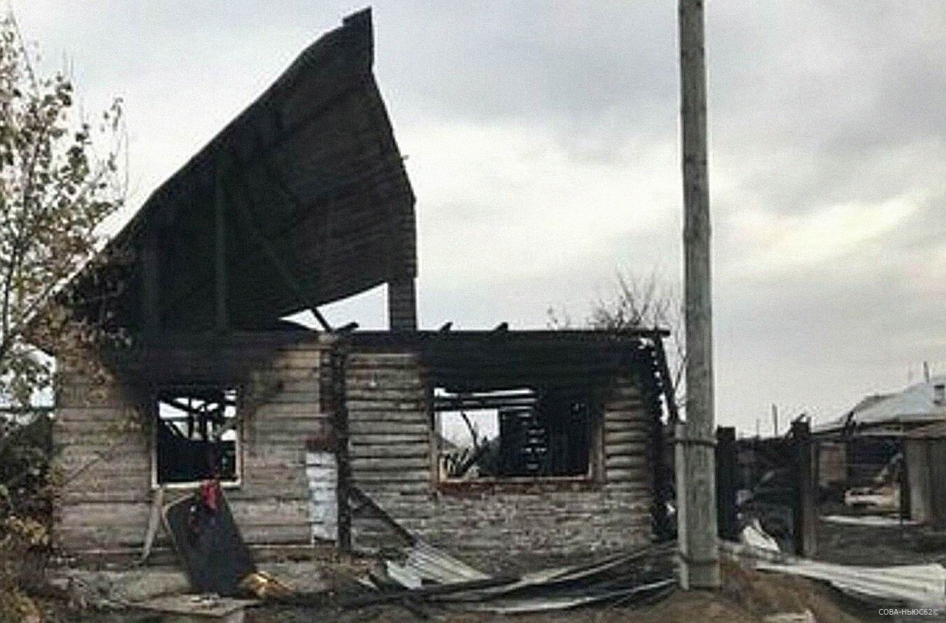 В Ряжске на пожаре погиб житель квартиры в горевшем доме