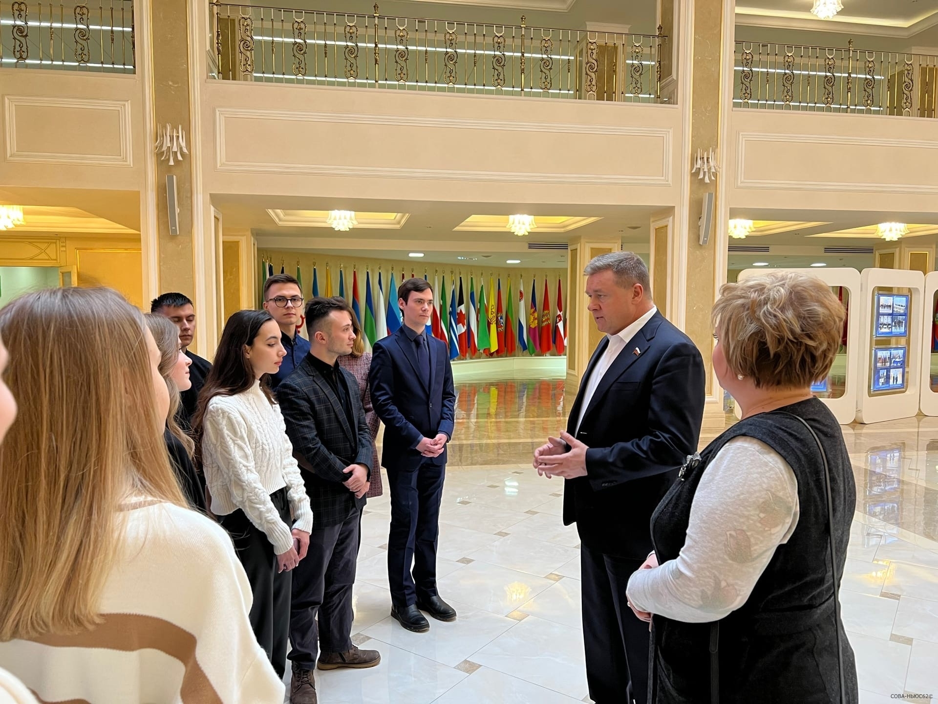 Сенатор Любимов провел экскурсию по Совету Федерации для рязанских студентов 