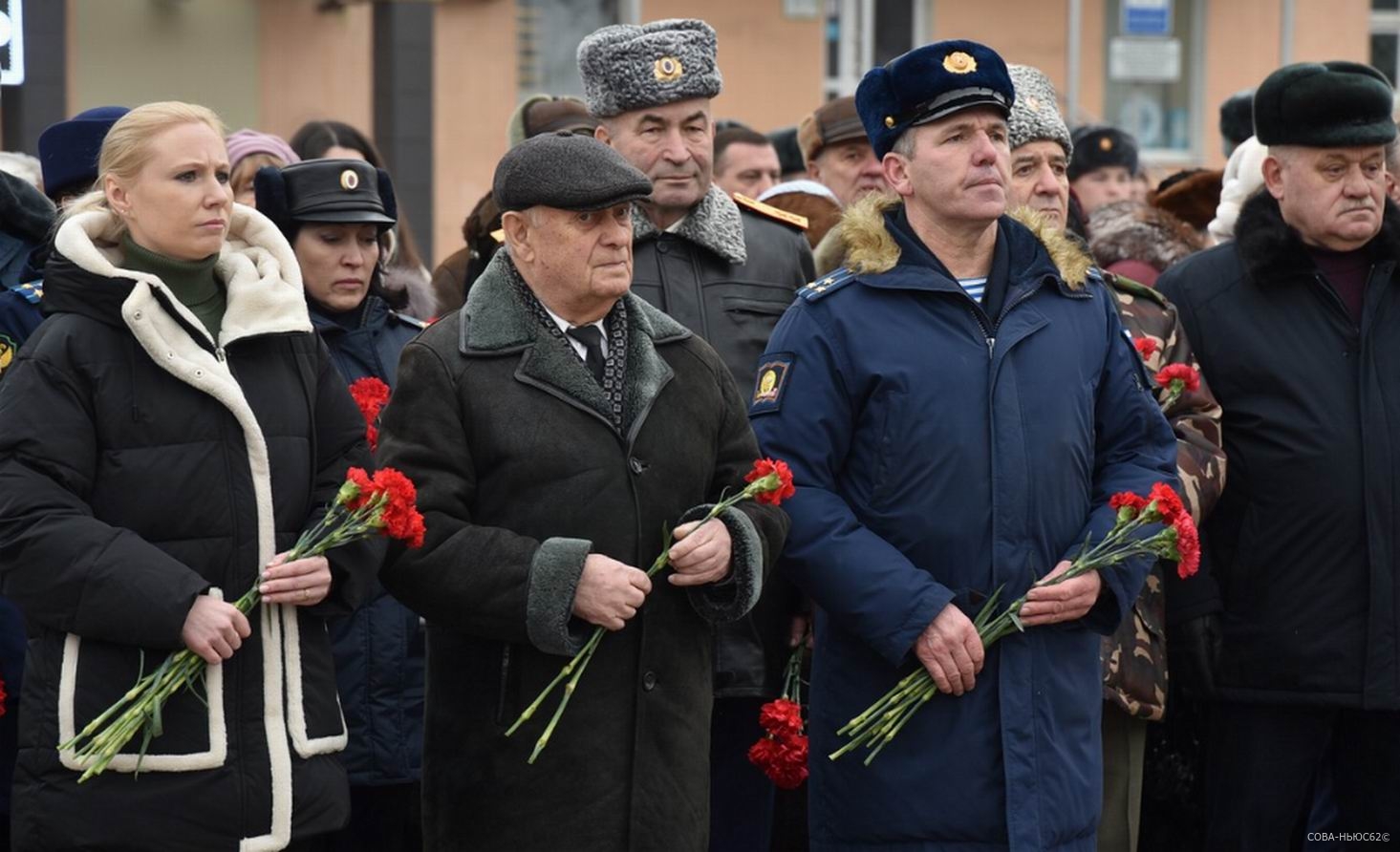 В Рязани на площади Победы почтили память героев Сталинградской битвы