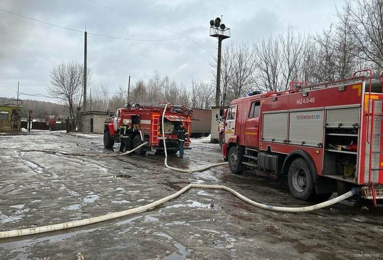 Большой пожар на складе в Турлатове потушили уже во второй половине дня