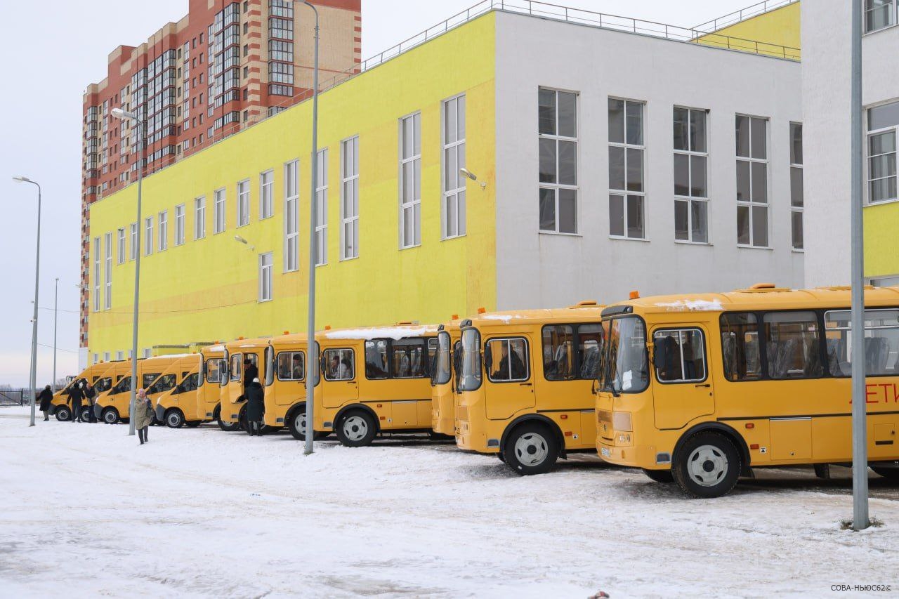 Районным школам Рязанской области передали 32 новых автобуса